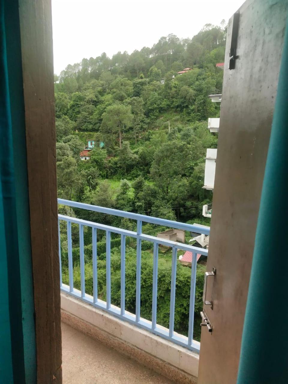 Abuzz Oxfordcaps Chanakya Hostel Solan Luaran gambar